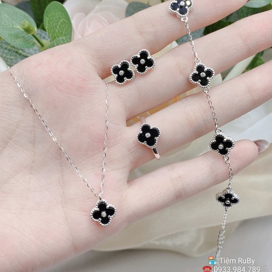 LẮC TAY CỎ BỐN LÁ 