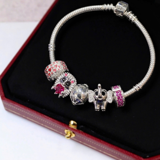 Bộ sưu tập lắc tay nữ mới nhất của nhà Bạc Ruby