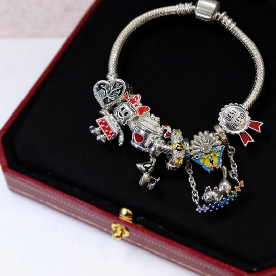 Bộ sưu tập lắc tay nữ mới nhất của nhà Bạc Ruby