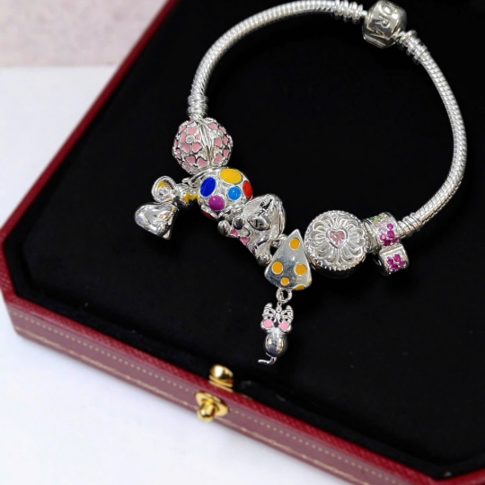 Bộ sưu tập lắc tay nữ mới nhất của nhà Bạc Ruby