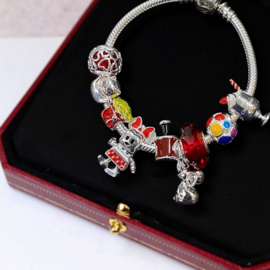 Bộ sưu tập lắc tay nữ mới nhất của nhà Bạc Ruby