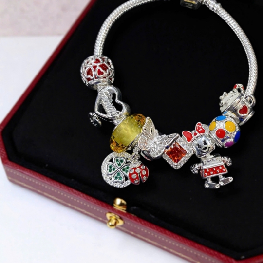 Bộ sưu tập lắc tay nữ mới nhất của nhà Bạc Ruby