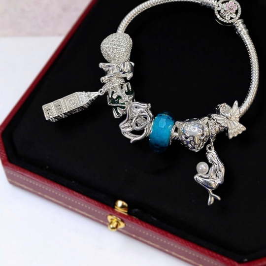 Bộ sưu tập lắc tay nữ mới nhất của nhà Bạc Ruby