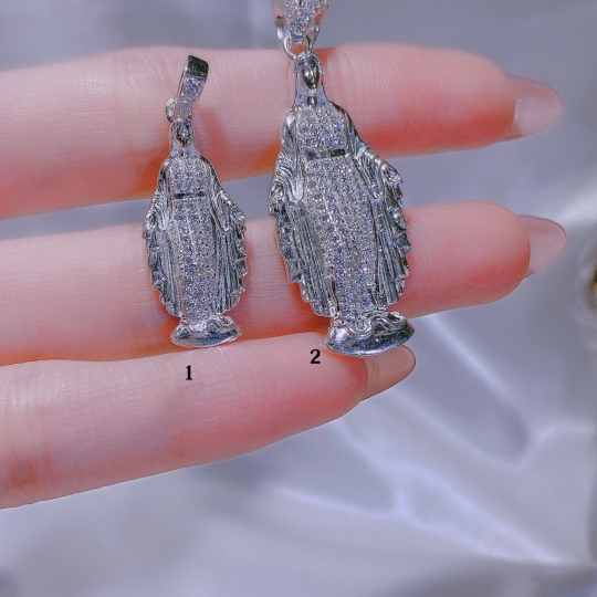 Bộ sưu tập mặt dây chuyền cây thánh giá của nhà Ruby